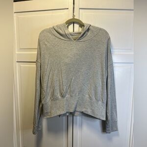 Offline By Aerie Cropped Pullover With Hoodie Women’s Large Color Heather Gray